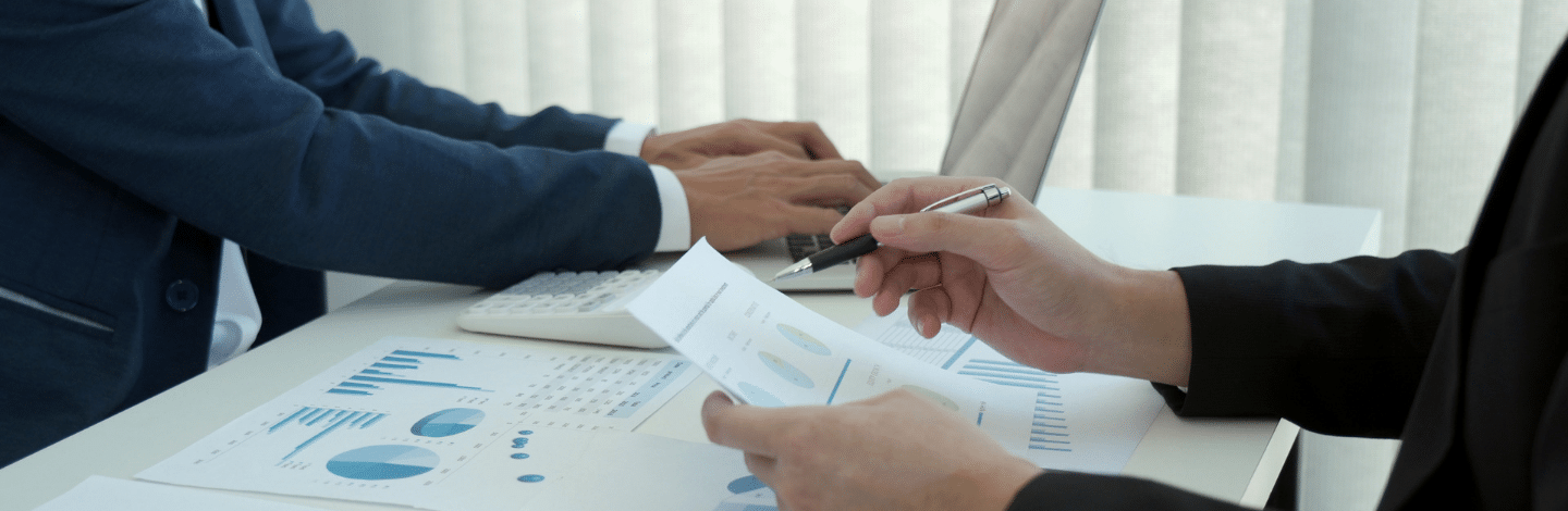 ¿Cómo reducir costos en una empresa​ si se viaja constantemente?